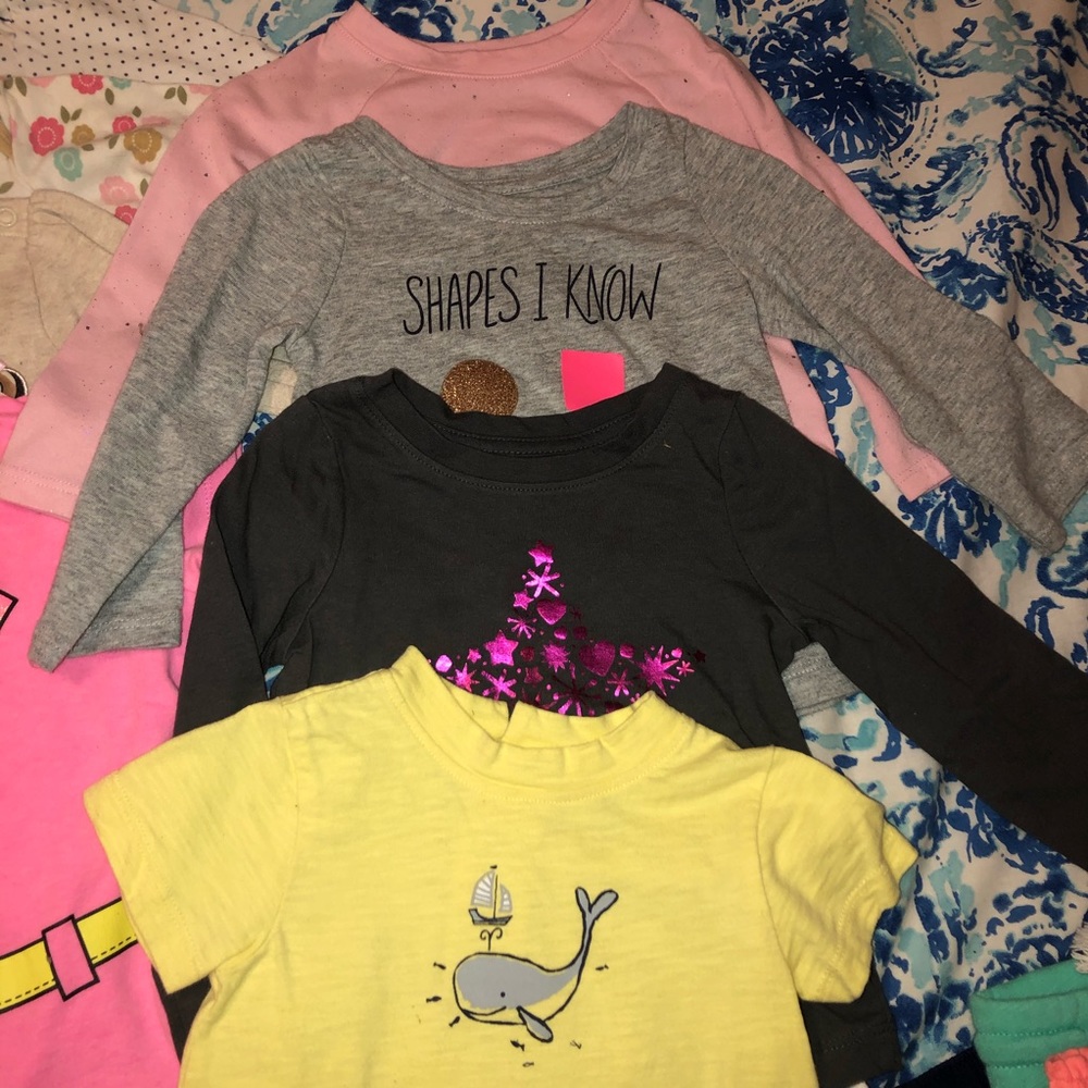 Toddler Girl Tee & Onesie Bundle 18M - Picture 5 of 6